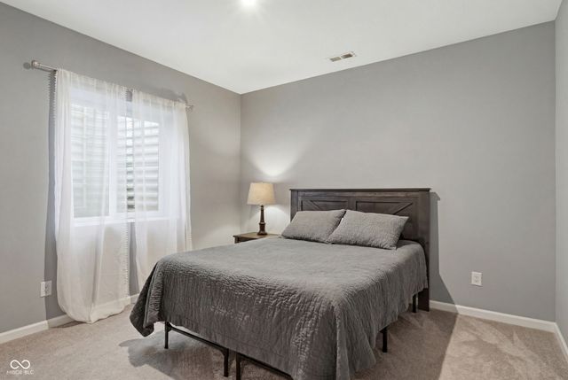 5423 Peachtree Road, Zionsville, IN 46077