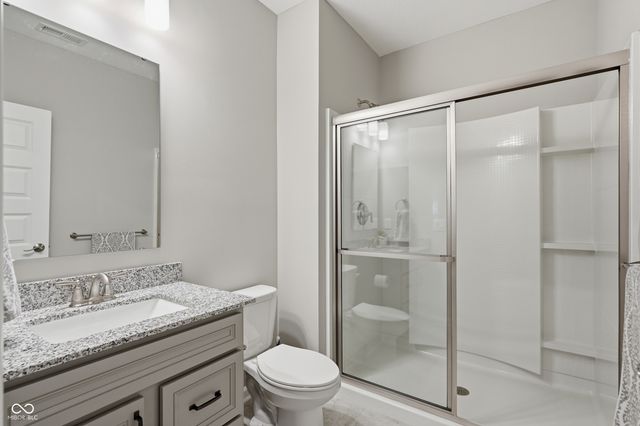 5423 Peachtree Road, Zionsville, IN 46077