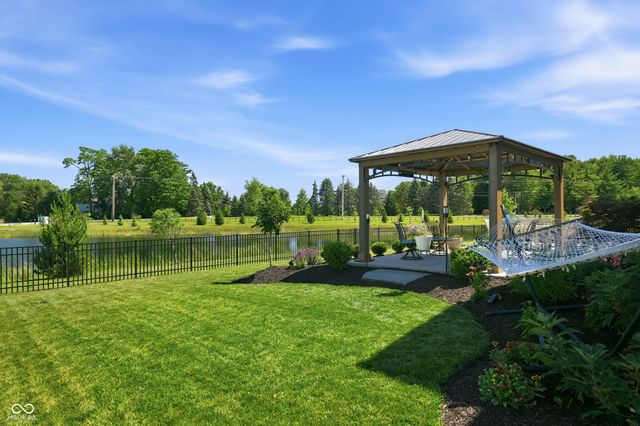 5423 Peachtree Road, Zionsville, IN 46077