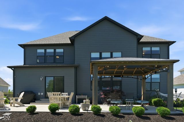 5423 Peachtree Road, Zionsville, IN 46077