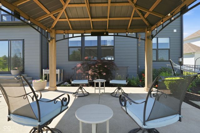 5423 Peachtree Road, Zionsville, IN 46077