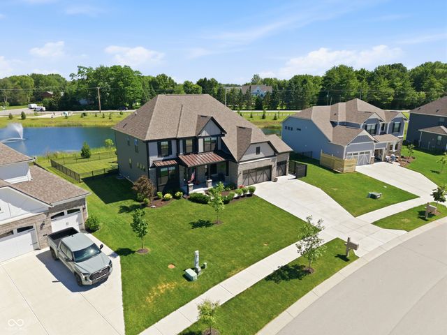 5423 Peachtree Road, Zionsville, IN 46077