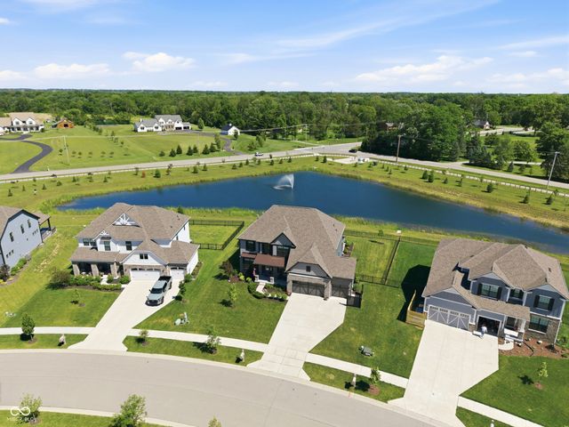 5423 Peachtree Road, Zionsville, IN 46077