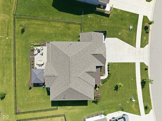 5423 Peachtree Road, Zionsville, IN 46077