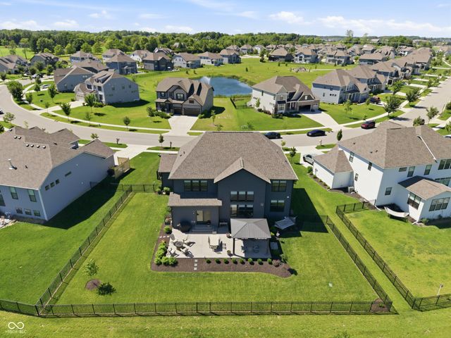 5423 Peachtree Road, Zionsville, IN 46077