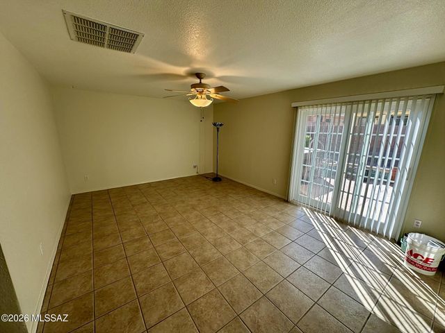 10925 S Raptor Court, Vail, AZ 85641