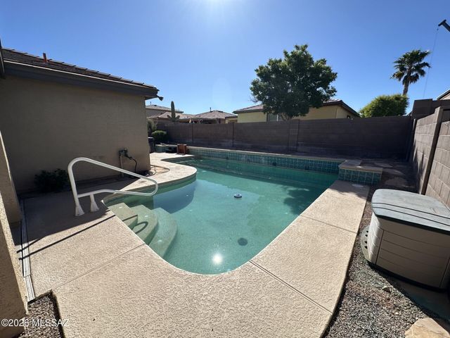 10925 S Raptor Court, Vail, AZ 85641