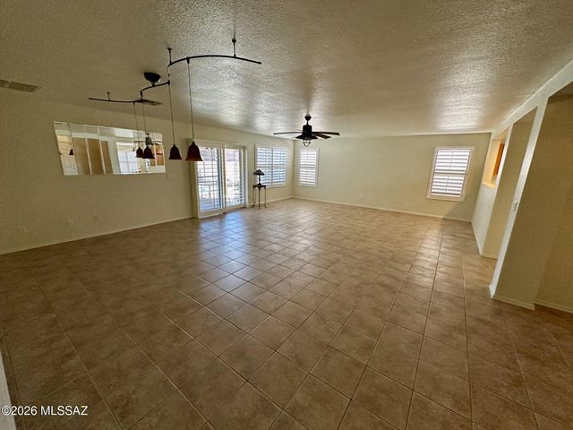 10925 S Raptor Court, Vail, AZ 85641