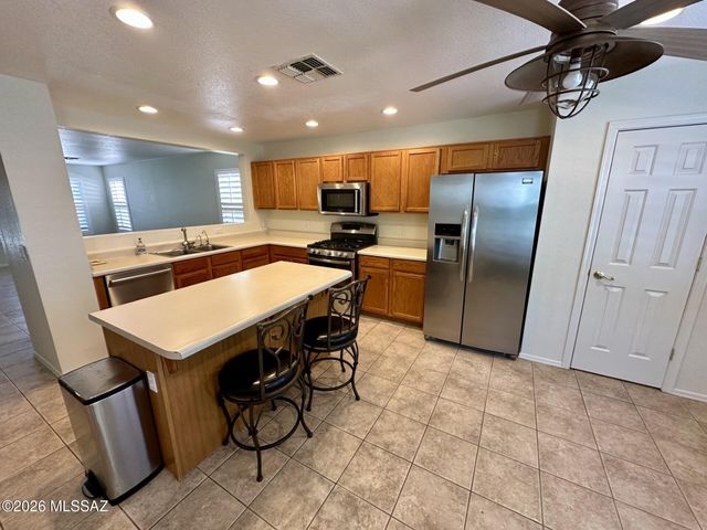 10925 S Raptor Court, Vail, AZ 85641