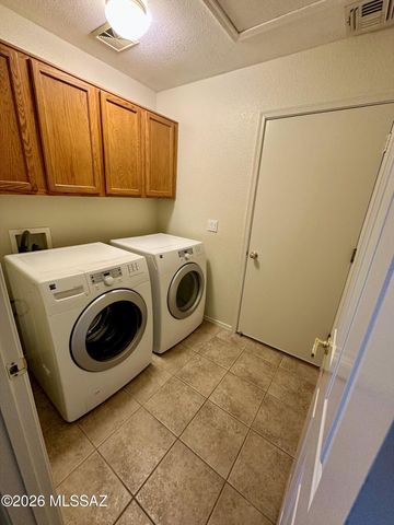 10925 S Raptor Court, Vail, AZ 85641