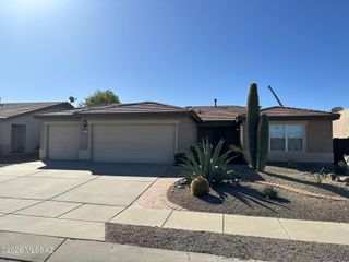 10925 S Raptor Court, Vail, AZ 85641