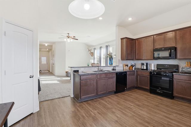 211 White Wing Lane, Sealy, TX 77474