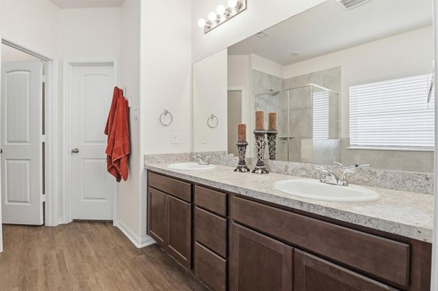 211 White Wing Lane, Sealy, TX 77474