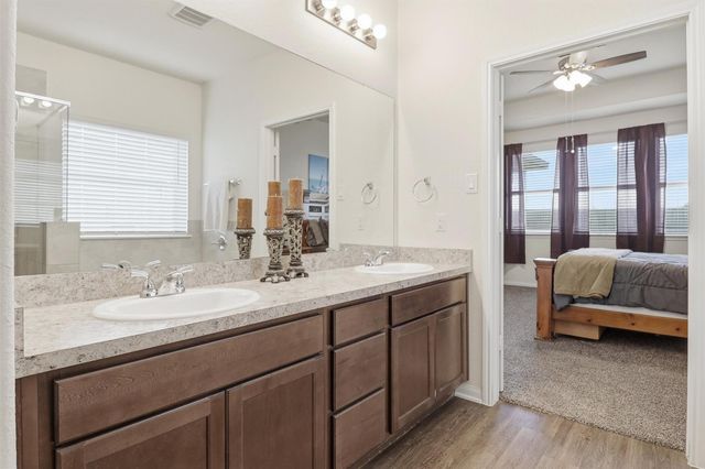 211 White Wing Lane, Sealy, TX 77474