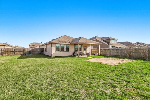 211 White Wing Lane, Sealy, TX 77474