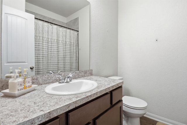 211 White Wing Lane, Sealy, TX 77474