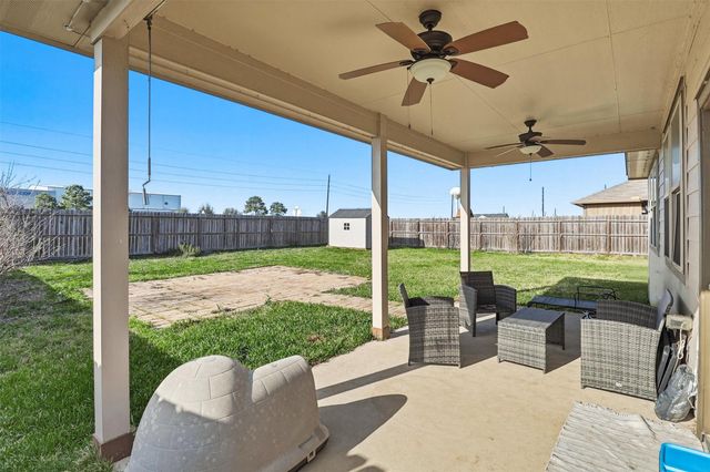 211 White Wing Lane, Sealy, TX 77474