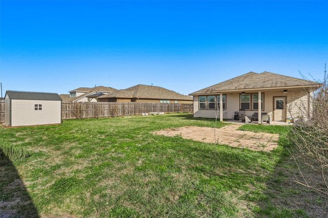 211 White Wing Lane, Sealy, TX 77474