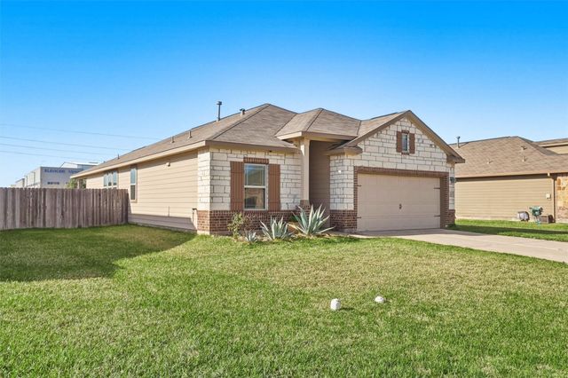211 White Wing Lane, Sealy, TX 77474