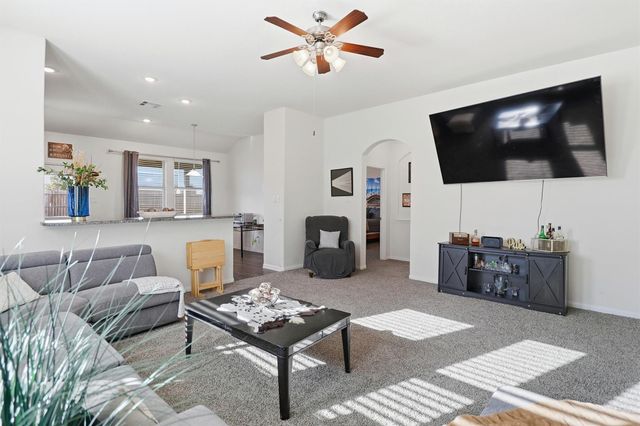 211 White Wing Lane, Sealy, TX 77474