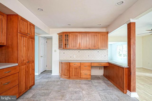 29 LONGHURST RD, Marlton, NJ 08053