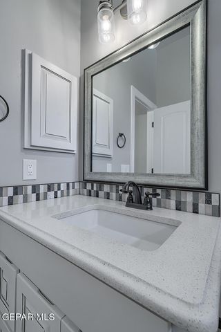 952 ROTHBURY Street, El Paso, TX 79928