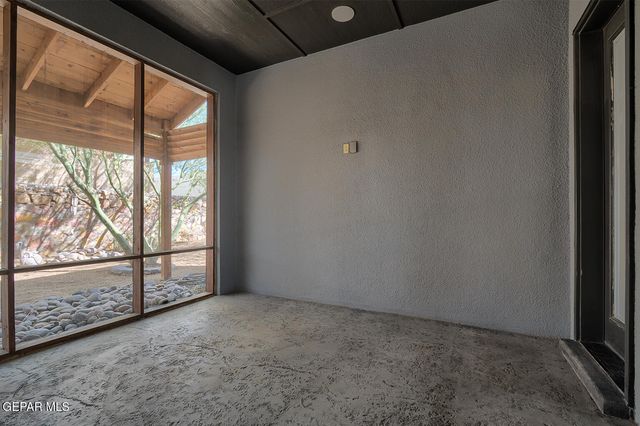 952 ROTHBURY Street, El Paso, TX 79928