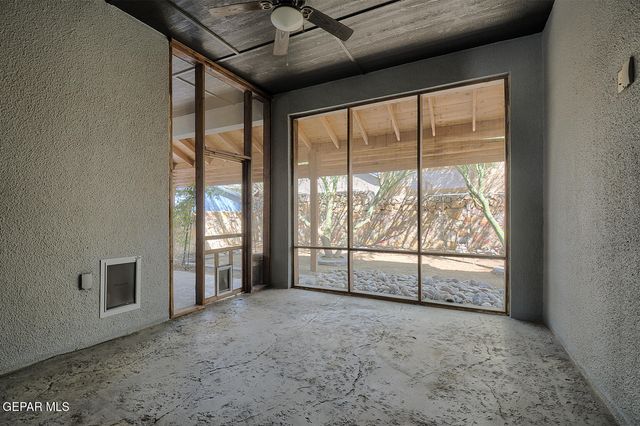 952 ROTHBURY Street, El Paso, TX 79928