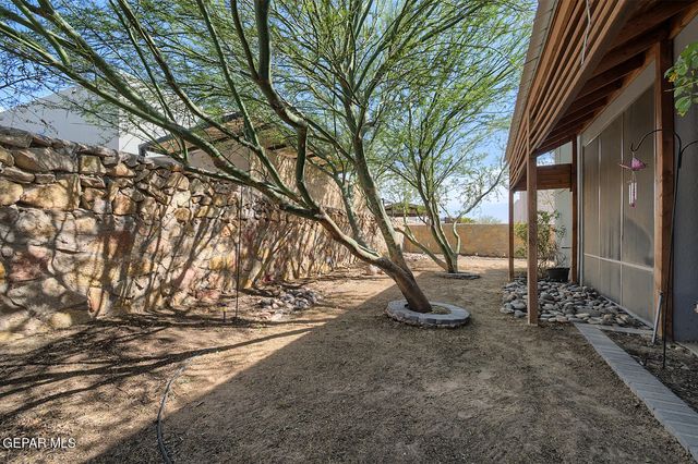 952 ROTHBURY Street, El Paso, TX 79928