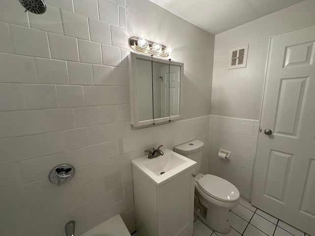 32 Annese Rd 12, Chelsea, MA 02150