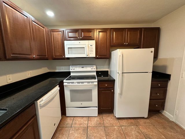 32 Annese Rd 12, Chelsea, MA 02150