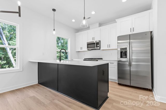 3940 Hager Drive, Charlotte, NC 28208