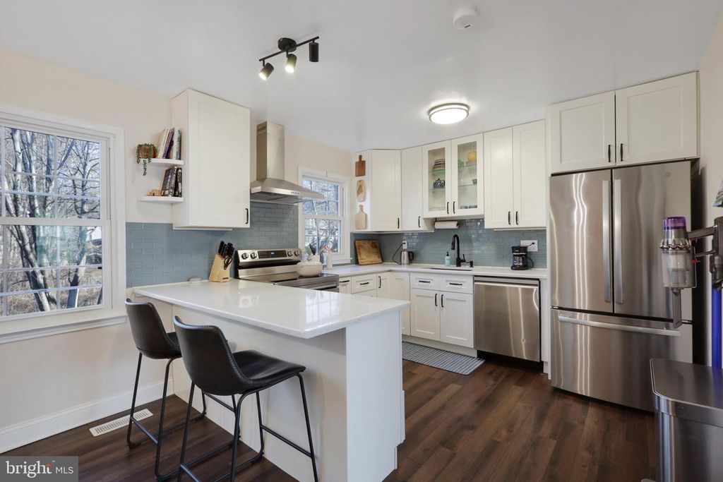 3290 APPLEGATE CT, Annandale, VA 22003