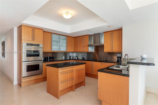 1660 W Glencoe St 302, Coconut Grove, FL 33133