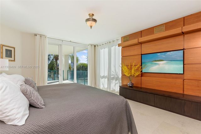 1660 W Glencoe St 302, Coconut Grove, FL 33133