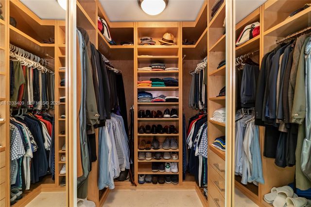 1660 W Glencoe St 302, Coconut Grove, FL 33133