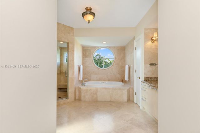 1660 W Glencoe St 302, Coconut Grove, FL 33133