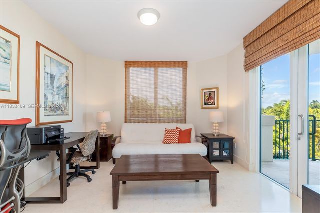 1660 W Glencoe St 302, Coconut Grove, FL 33133