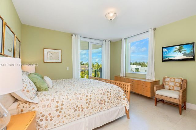 1660 W Glencoe St 302, Coconut Grove, FL 33133