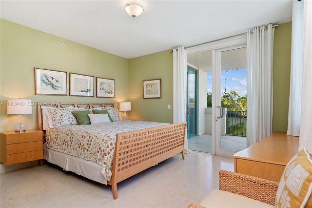 1660 W Glencoe St 302, Coconut Grove, FL 33133