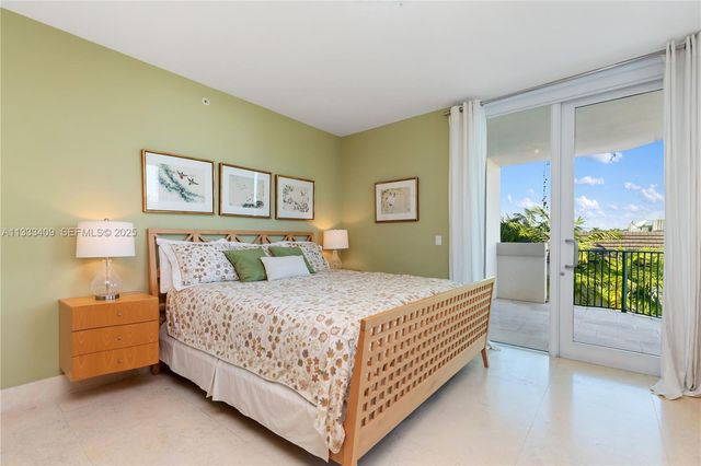 1660 W Glencoe St 302, Coconut Grove, FL 33133