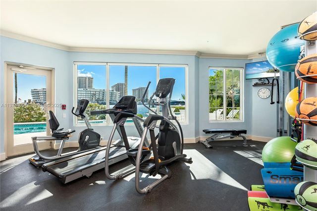 1660 W Glencoe St 302, Coconut Grove, FL 33133