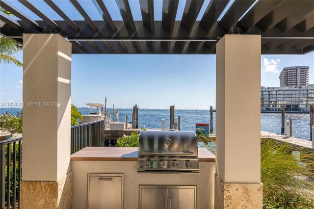 1660 W Glencoe St 302, Coconut Grove, FL 33133