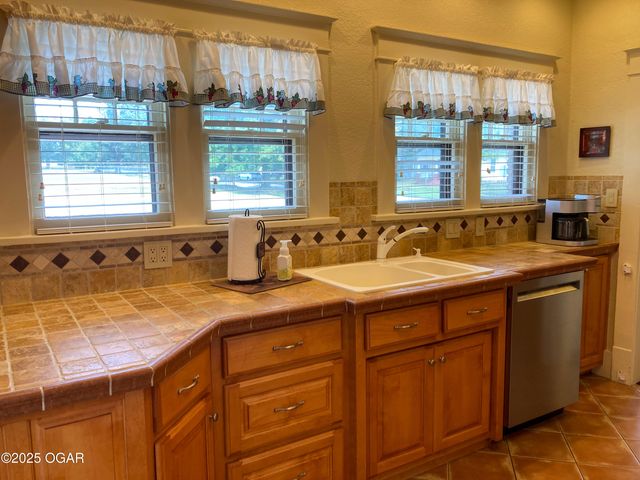 538 N Moffet Avenue, Joplin, MO 64801