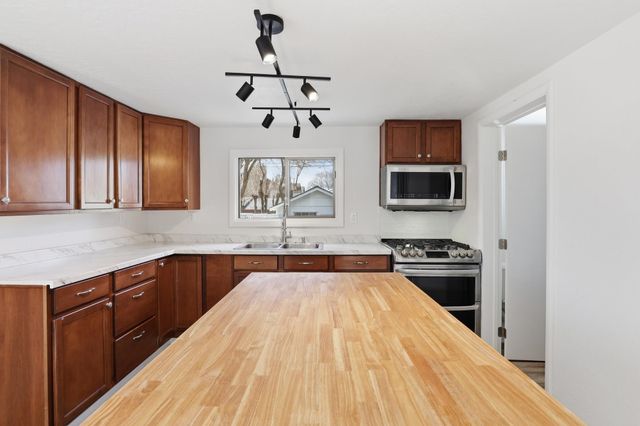6423 N Washington St, Spokane, WA 99208