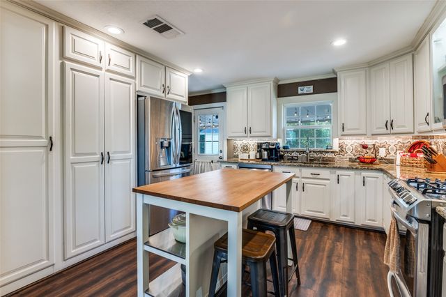 2601 Murphy Drive, Bedford, TX 76021