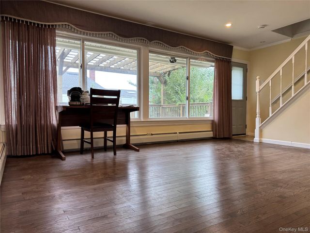 5 Meander Lane, Levittown, NY 11756