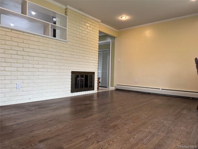5 Meander Lane, Levittown, NY 11756