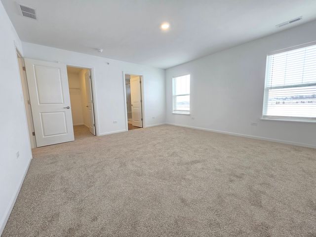 458 Hathaway Lane, Oswego, IL 60543