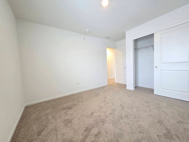 458 Hathaway Lane, Oswego, IL 60543